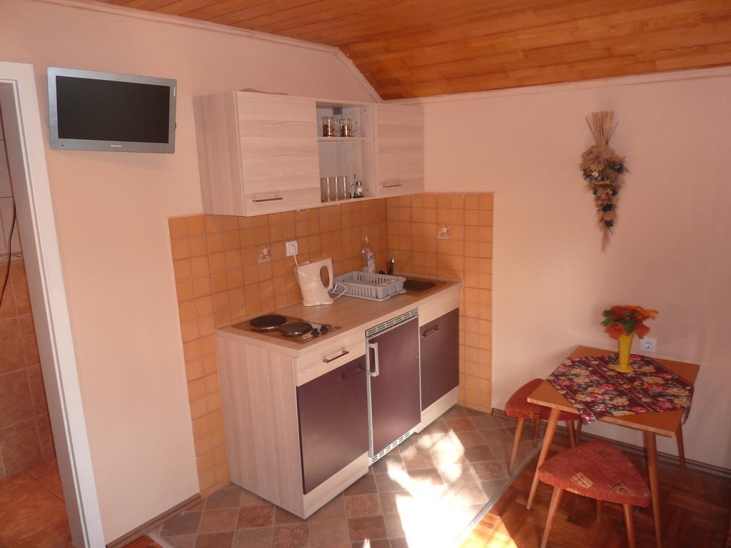 Vadasztanya Apartmanhazak Siofok Bilik gambar