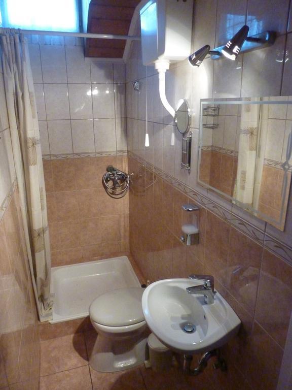 Vadasztanya Apartmanhazak Siofok Bilik gambar
