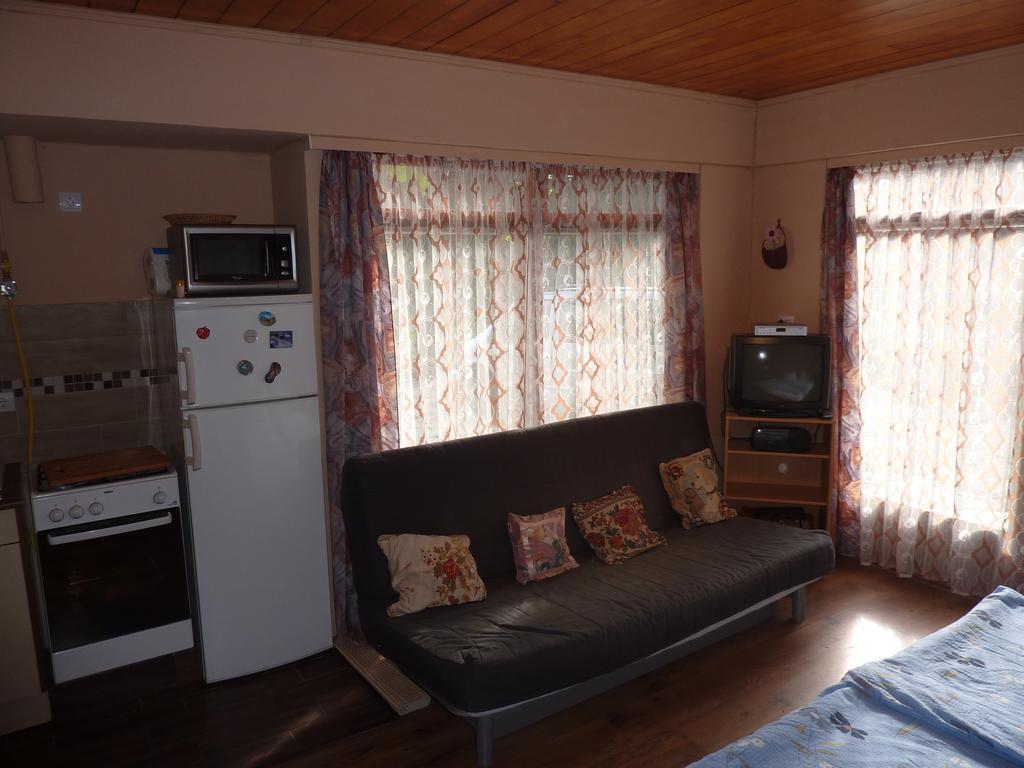 Vadasztanya Apartmanhazak Siofok Bilik gambar