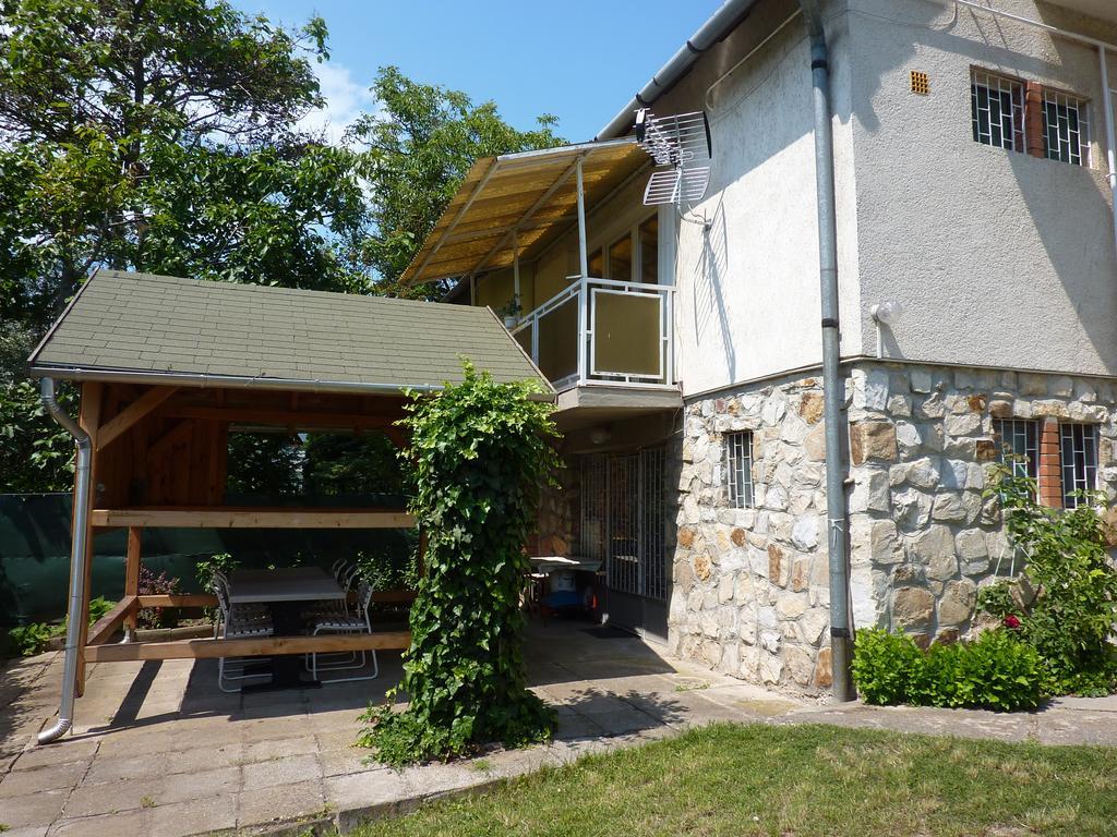 Vadasztanya Apartmanhazak Siofok Bilik gambar