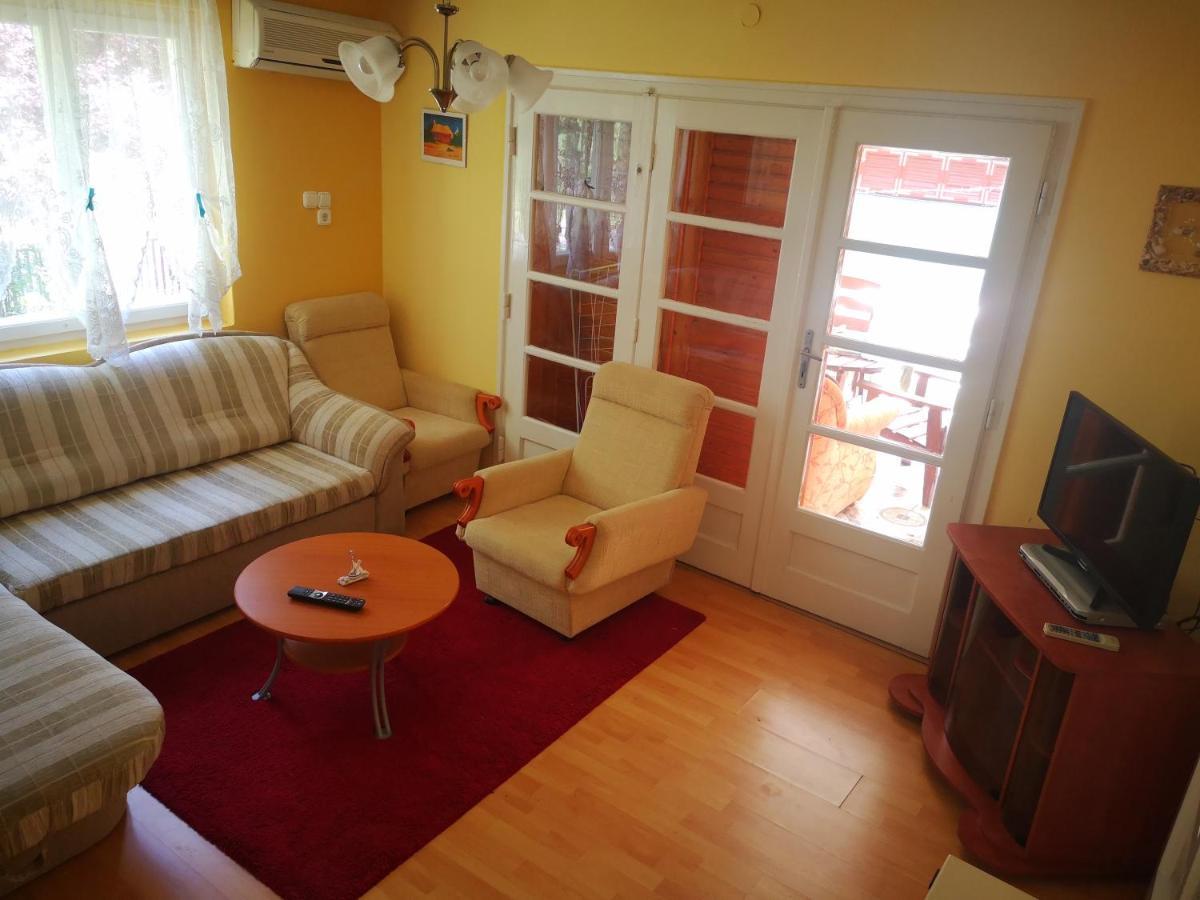 Vadasztanya Apartmanhazak Siofok Luaran gambar
