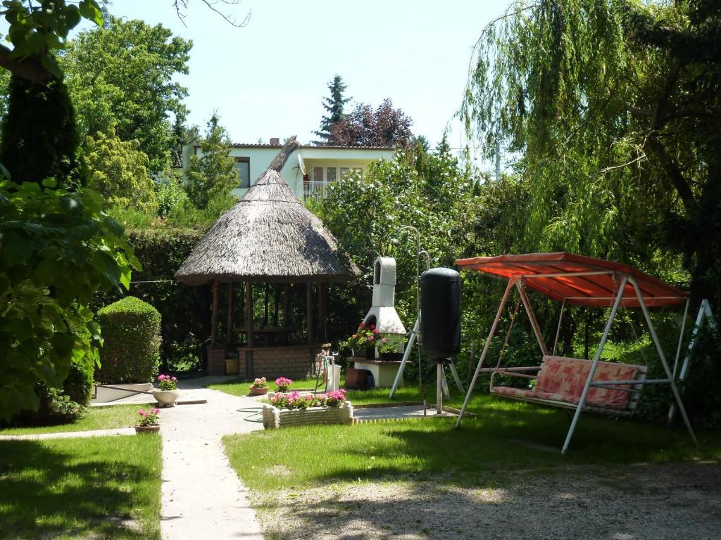 Vadasztanya Apartmanhazak Siofok Bilik gambar