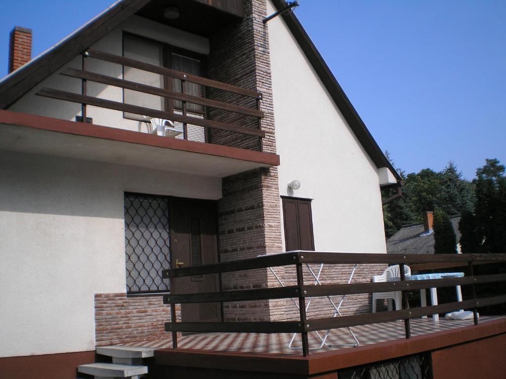 Vadasztanya Apartmanhazak Siofok Bilik gambar