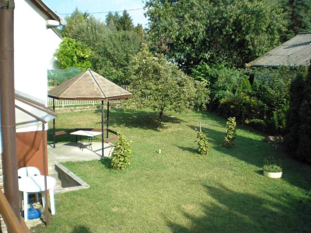Vadasztanya Apartmanhazak Siofok Bilik gambar